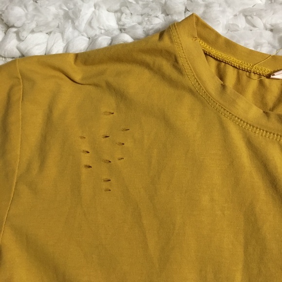 🌸BOUTIQUE | Mustard yellow rose emblem sliced up tee - Picture 2 of 5